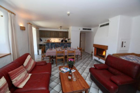 Spacious apartment in heart of Champagny-en-vanoise for 6-7 people Champagny-En-Vanoise